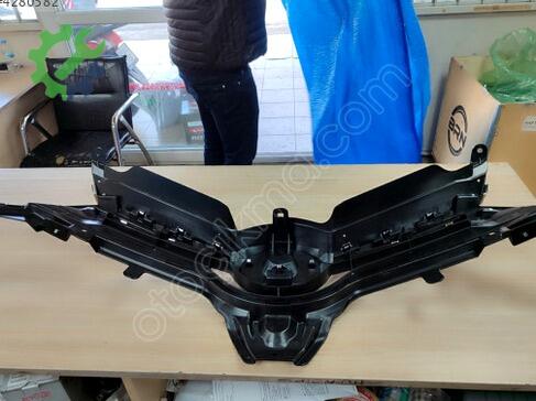 Toyota Auris Ön Panjur 53114-02380 çıkma parça