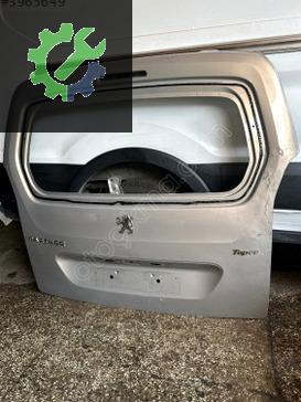 Peugeot Partner Bagaj Kapağı çıkma parça
