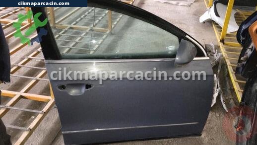 Volkswagen Passat Sağ Ön Kapı çıkma parça