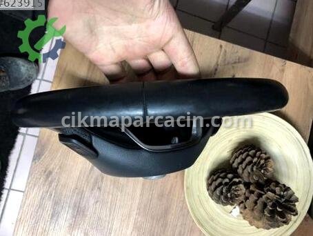 Volkswagen Passat Direksiyon Simidi çıkma parça