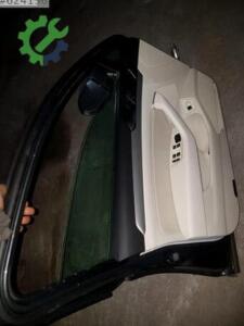 passat b8 sol ön kapı döşemesi beyaz renk döşeme