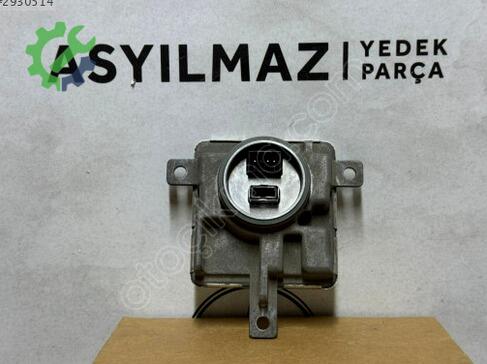 Volkswagen Passat Far Beyni 8K0941597E çıkma parça