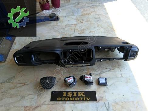 Peugeot Expert Torpido çıkma parça