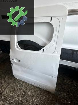 Renault Express Sağ Sürgülü Kapı çıkma parça