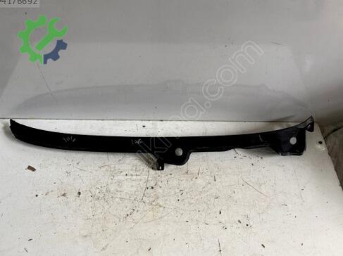 Peugeot 106 Ön Cam Izgarası çıkma parça