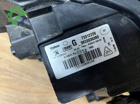 Peugeot 2008 LED Far 9833036380 çıkma parça