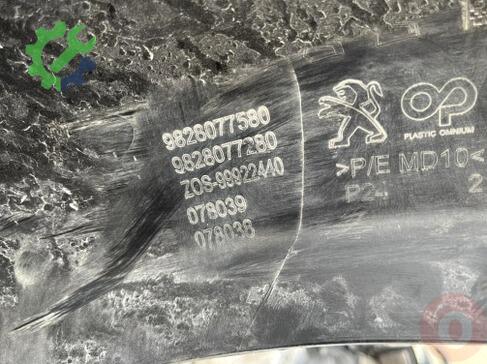 Peugeot 2008 Tampon Spoyleri 9828077580 çıkma parça