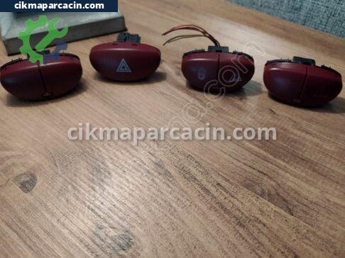 Peugeot 206 Flaşör Düğmesi çıkma parça