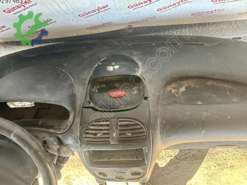 Peugeot 206 Göğüs çıkma parça