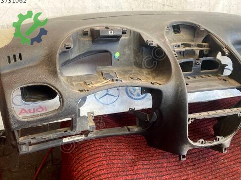 Peugeot 206 Torpido çıkma parça