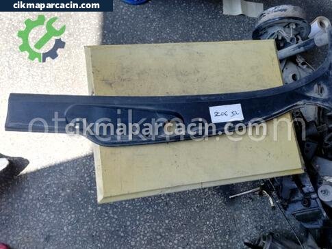 Peugeot 206 Ön Cam Izgarası çıkma parça