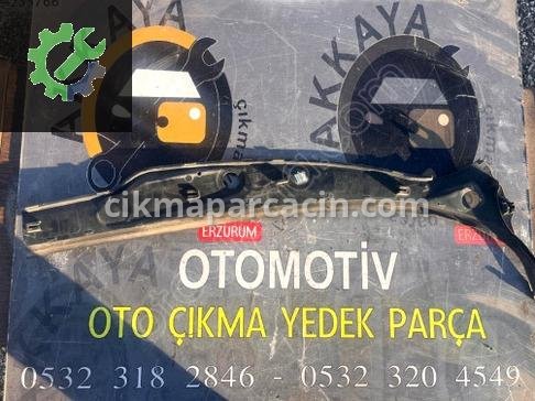 Peugeot 206 Ön Cam Izgarası 9630607477 çıkma parça