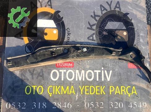 Peugeot 206 Ön Cam Izgarası 9630607477 çıkma parça