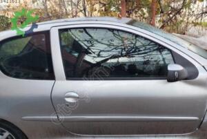 Peugeot 206 ön sol kapı
