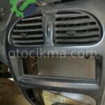 Peugeot 206 Orta Üfleme Izgarası hatasız orjinal çıkma