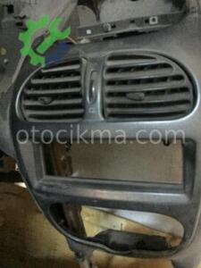 Peugeot 206 Orta Üfleme Izgarası hatasız orjinal çıkma