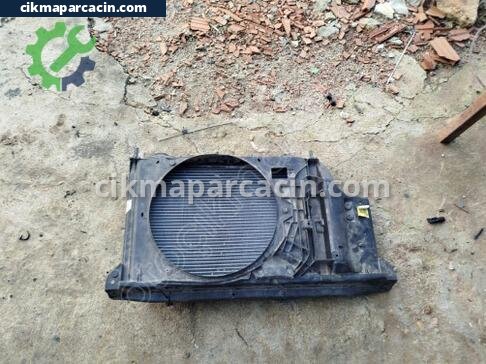 Peugeot 206 Radyatör çıkma parça