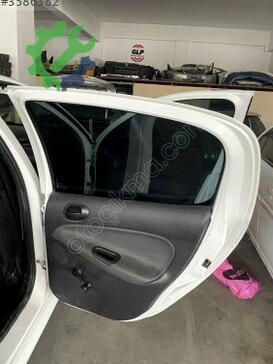 Peugeot 206 Sağ Arka Kapı çıkma parça
