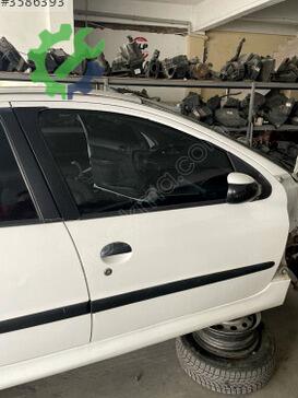 Peugeot 206 Sağ Ön Kapı çıkma parça