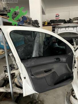 Peugeot 206 Sol Ön Kapı çıkma parça
