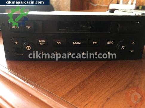 Peugeot 206 Teyp çıkma parça
