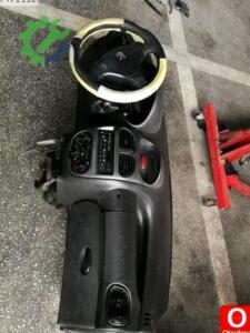 Peugeot 206 torpido göğüs orjinal çıkma