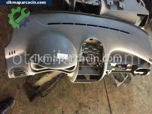 Peugeot 206 Torpido çıkma parça