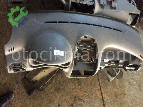 Peugeot 206 Torpido çıkma parça