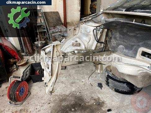 Peugeot 207 Sağ Ön Taşıyıcı çıkma parça