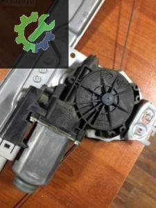 PEUGEOT 207 SOL ÖNKAPI CAM KRİKOSU  ORJ ÇIKMA