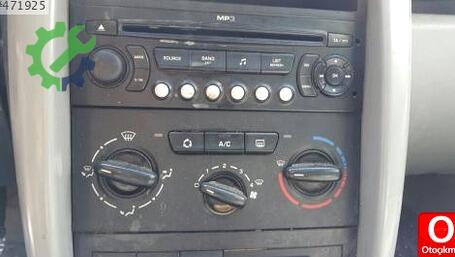 Peugeot 207 Teyp çıkma parça