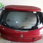 Peugeot 208 Bagaj kapağı kırmızı hatasız orjinal çıkma