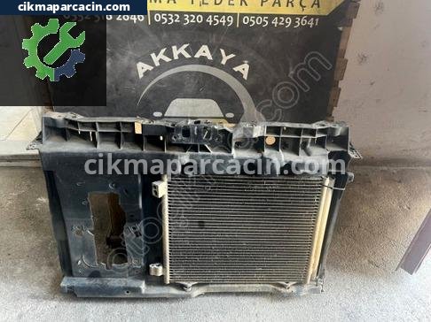 Peugeot 208 Fan Paneli çıkma parça