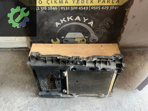Peugeot 208 Fan Paneli çıkma parça