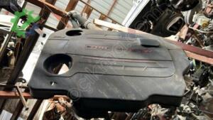 Peugeot 208 motor üst plastik kapak