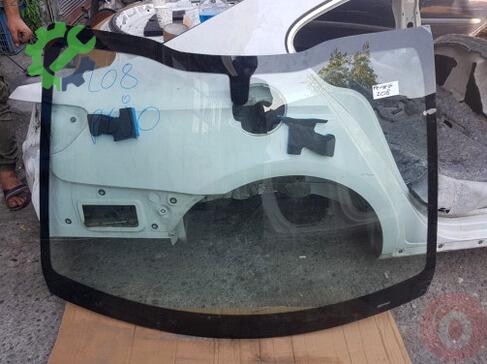 Peugeot 208 Ön Cam çıkma parça