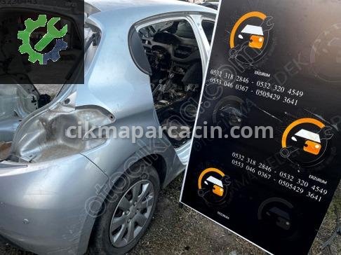 Peugeot 208 Sağ Arka Çamurluk çıkma parça