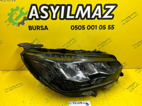 Peugeot 208 Sağ Ön Far çıkma parça