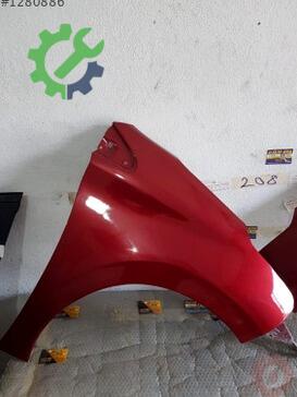 Peugeot 208 Sağ Ön Çamurluk çıkma parça
