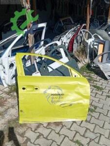 Peugeot 208 sağ ön kapı 2019 2024 arası