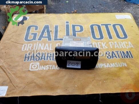 Peugeot 208 Teyp Çerçevesi çıkma parça