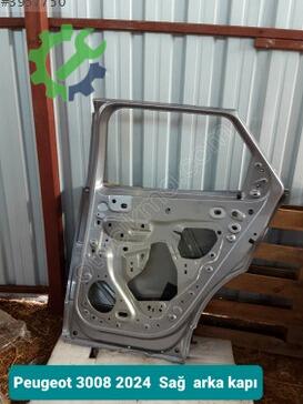 Peugeot 3008 Sağ Arka Kapı çıkma parça