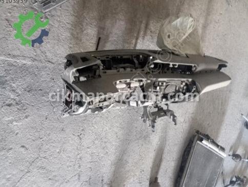 Peugeot 3008 Göğüs çıkma parça