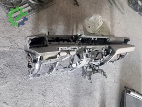 Peugeot 3008 Göğüs çıkma parça