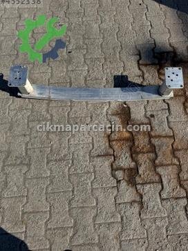 Peugeot 3008 Ön Tampon Demiri çıkma parça