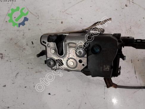 Peugeot 3008 Sol Arka Kapı Kilidi çıkma parça