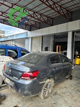 Peugeot 301 Bagaj Kapağı çıkma parça