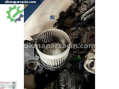 Peugeot 301 Kalorifer Motoru çıkma parça