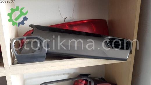Peugeot 301 Torpido Kapağı çıkma parça