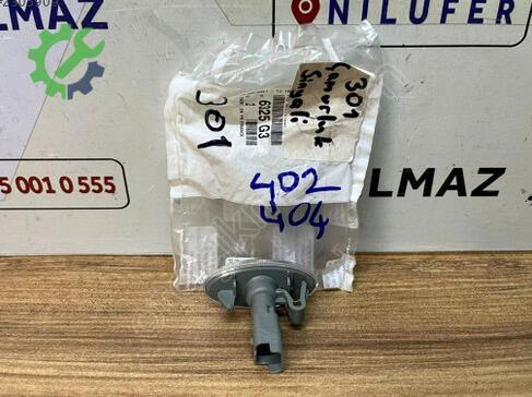 Peugeot 301 Çamurluk çıkma parça